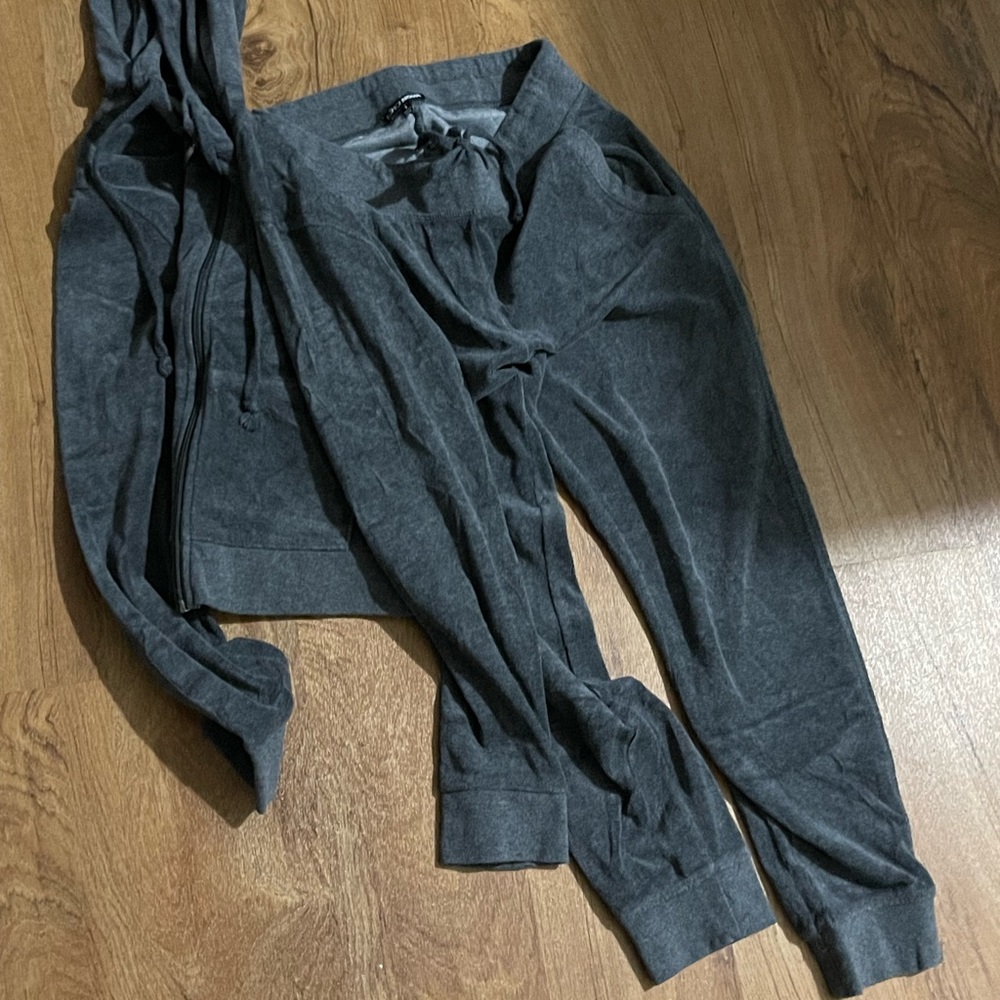 FASHION NOVA tracksuit.